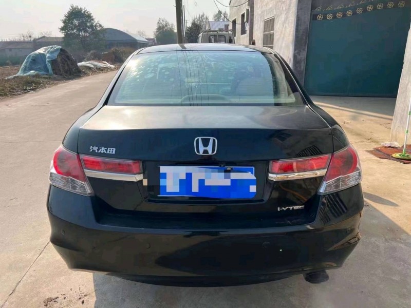 青岛11年本田雅阁9