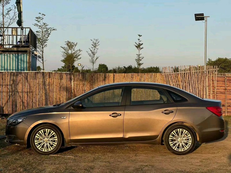 汕头16年别克英朗3