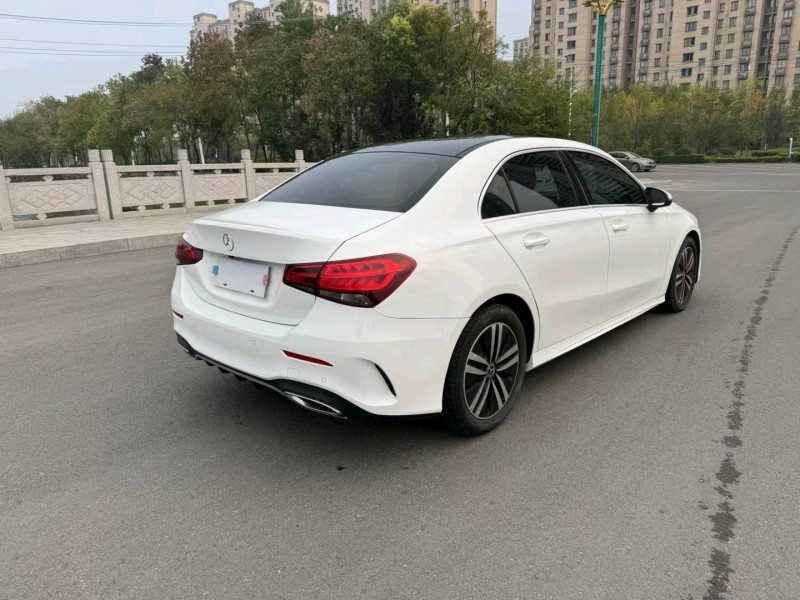 徐州19年奔驰A3