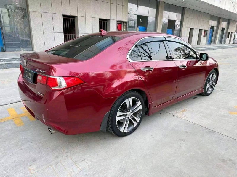 济宁13年本田思铂睿8