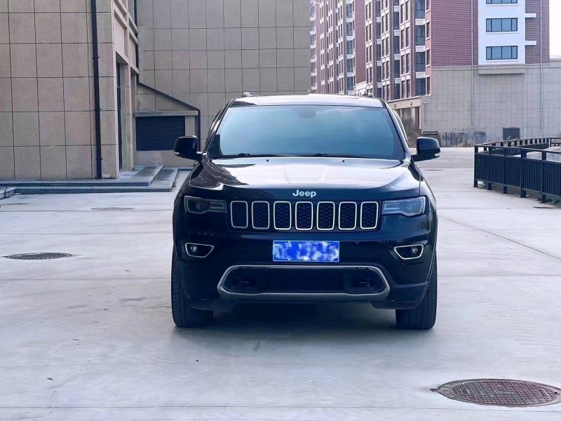 枣庄18年Jeep大切诺基1