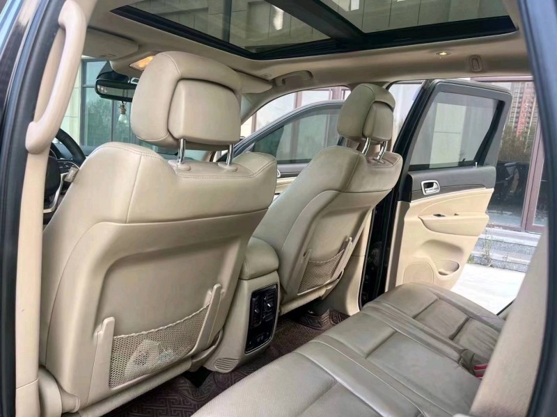 枣庄18年Jeep大切诺基4