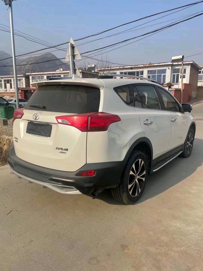 邢台15年丰田RAV4荣放7