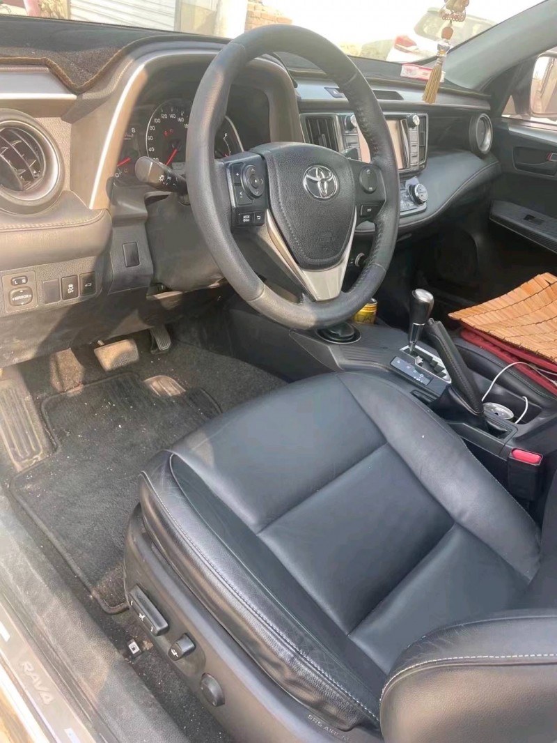 邢台15年丰田RAV4荣放8