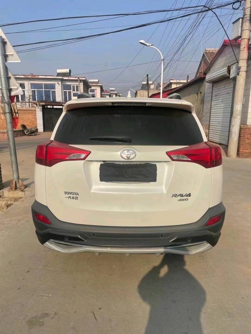 邢台15年丰田RAV4荣放9