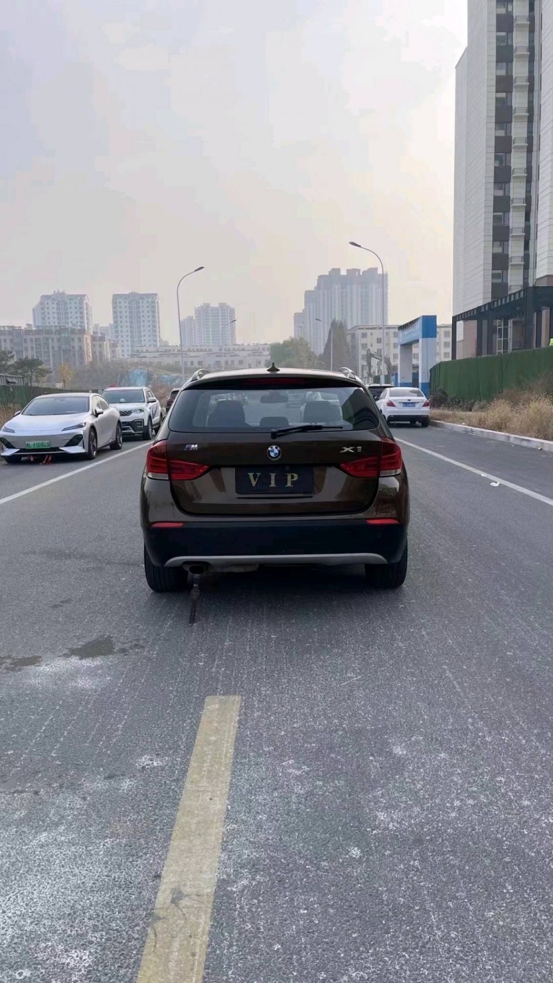 东营11年宝马X19