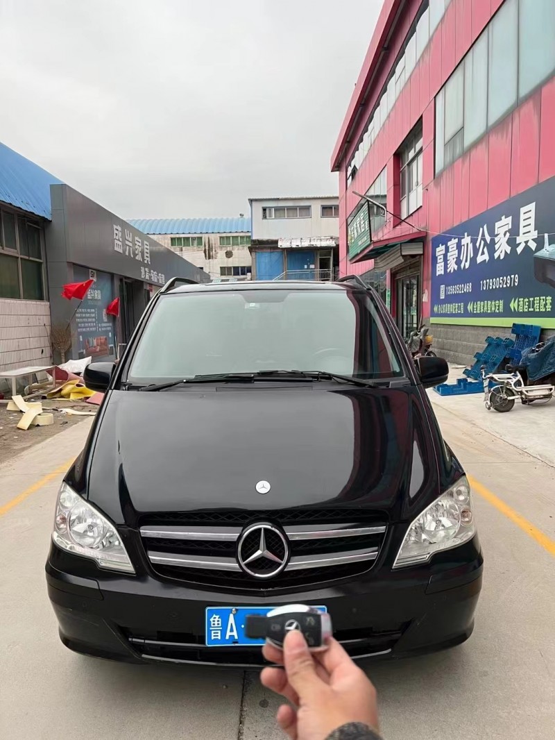 济宁12年奔驰威霆1