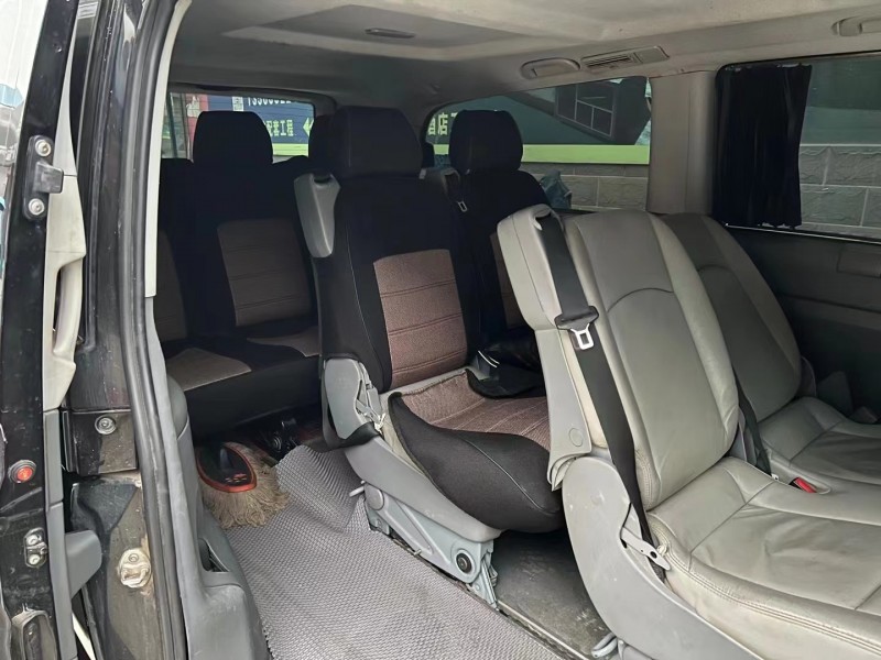 济宁12年奔驰威霆5