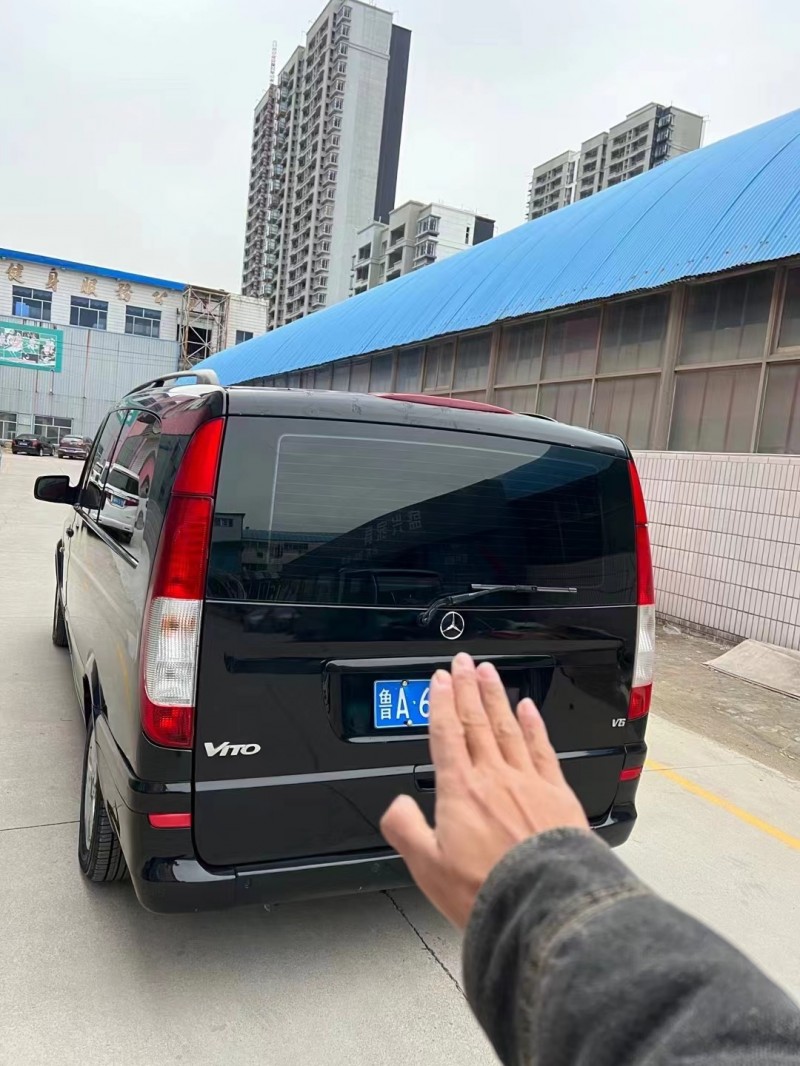 济宁12年奔驰威霆7