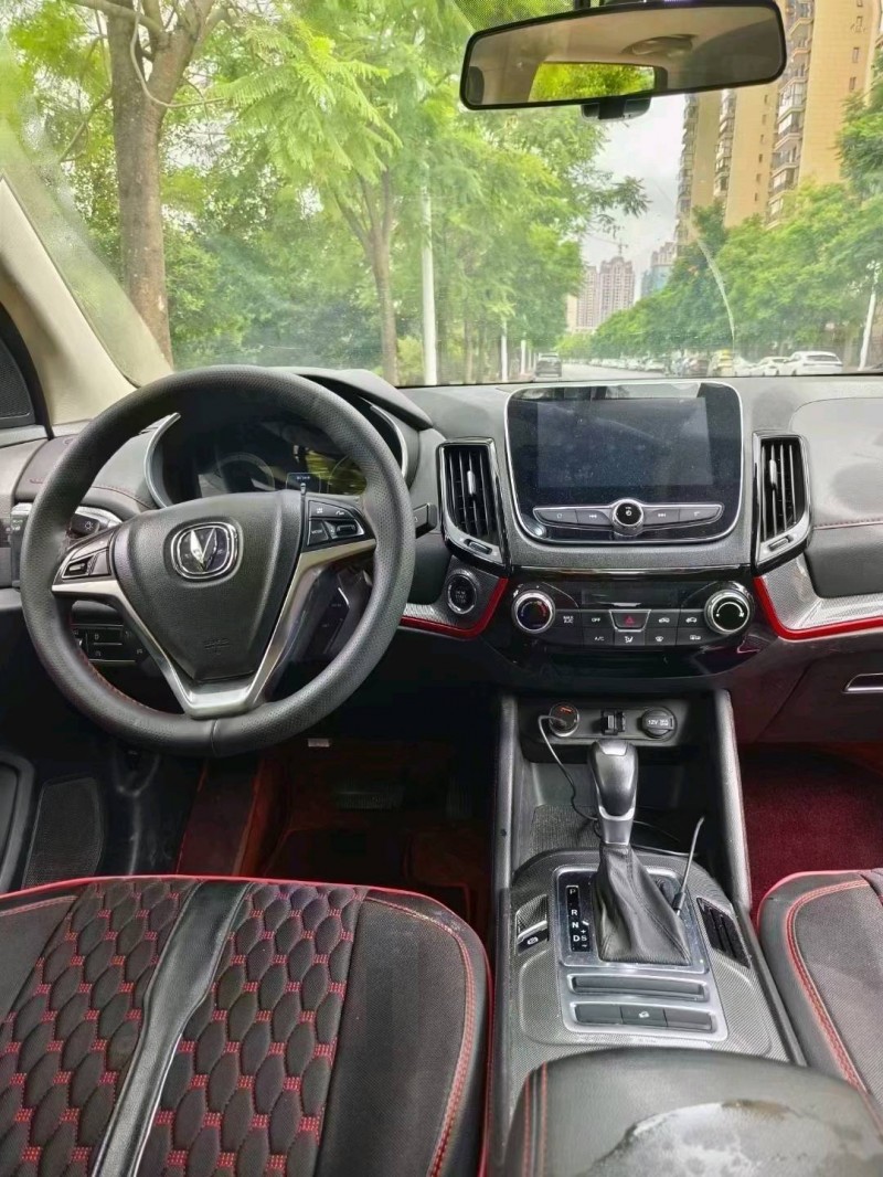 遵義18年長安汽車CS556