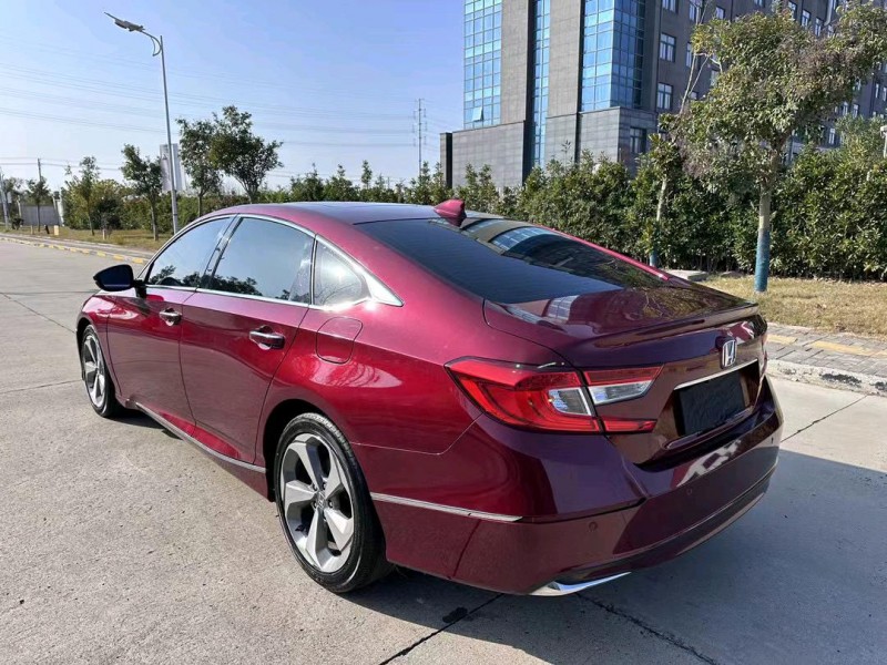 盐城18年本田雅阁8