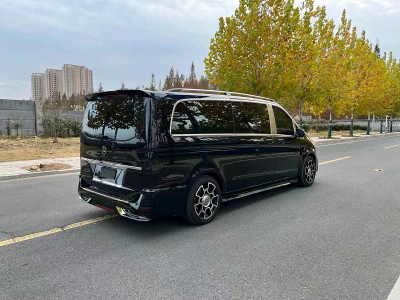 徐州22年奔驰威霆8