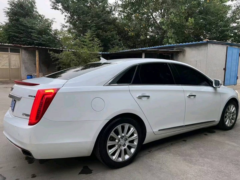 济宁16年凯迪拉克XTS7