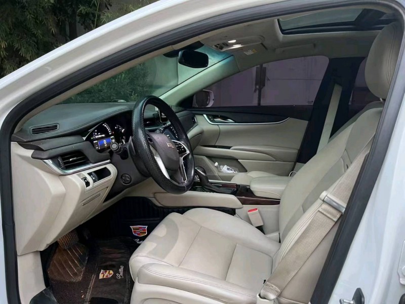 济宁16年凯迪拉克XTS8