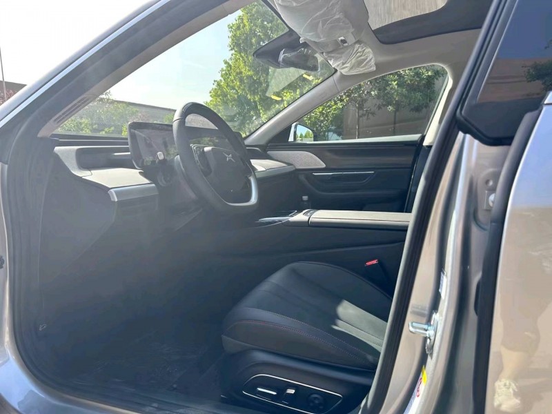 襄陽23年小鵬汽車p75