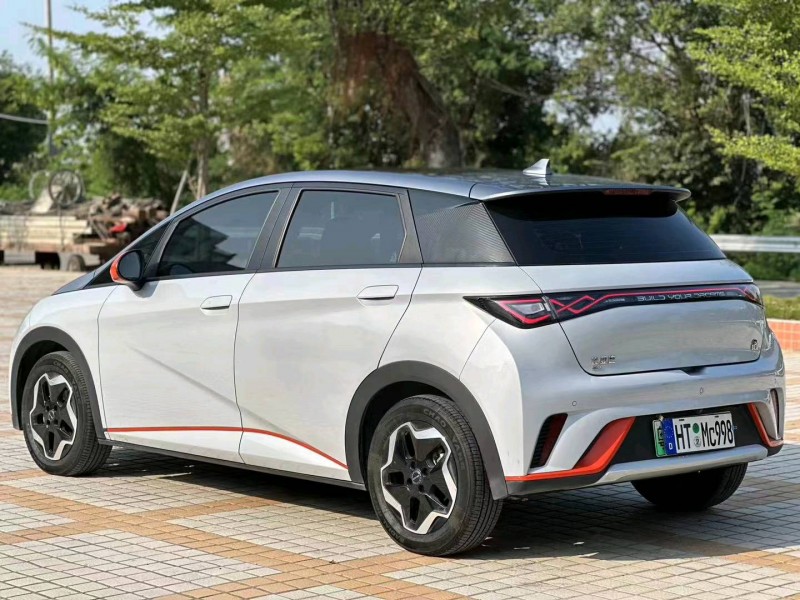 汕头22年比亚迪海豚7