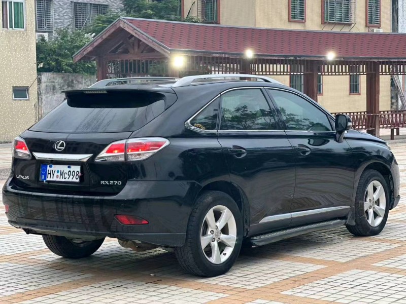 汕头14年雷克萨斯RX8