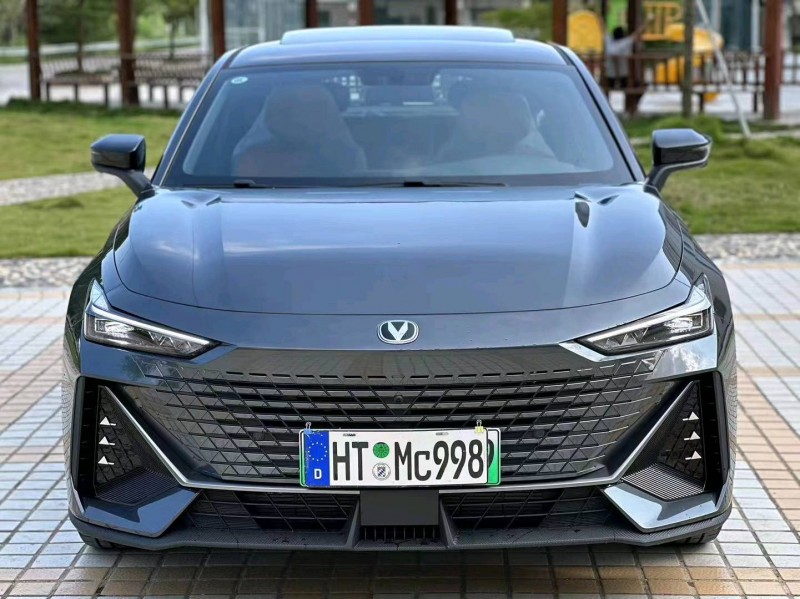 汕头23年长安汽车UNI-V1