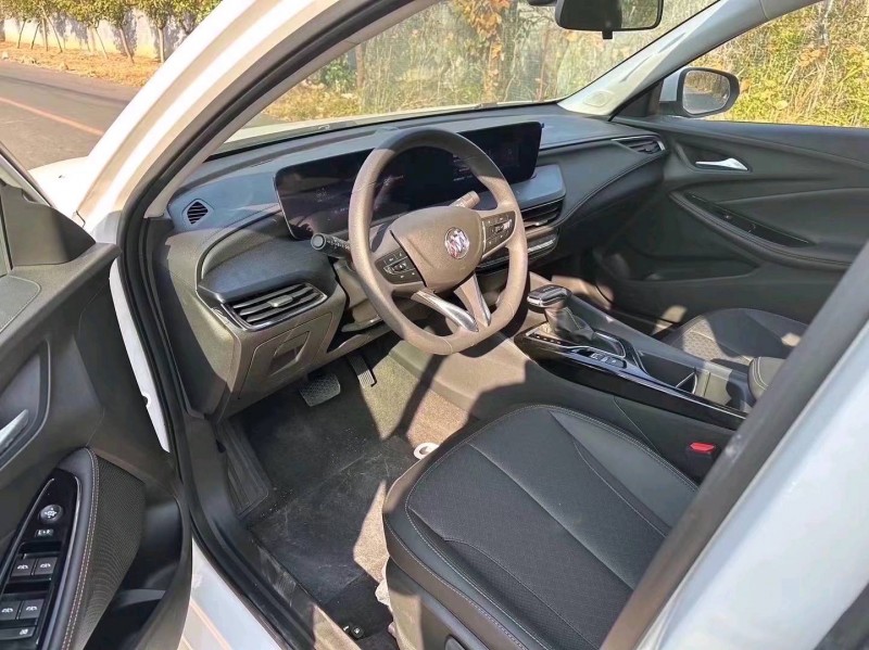 枣庄23年别克威朗6