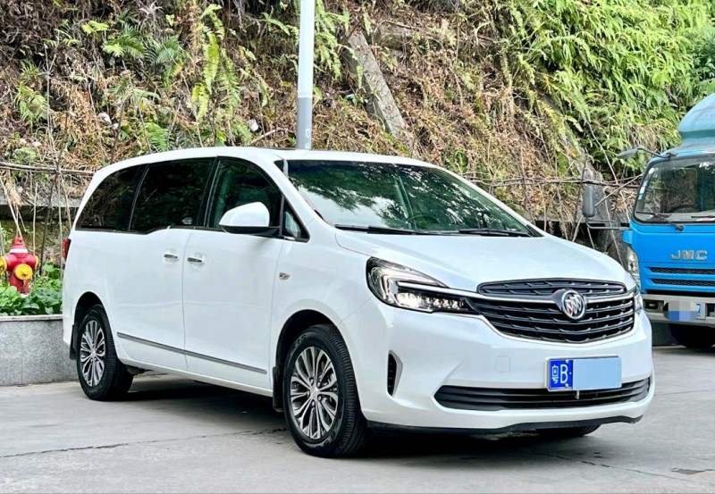 广州22年别克GL82