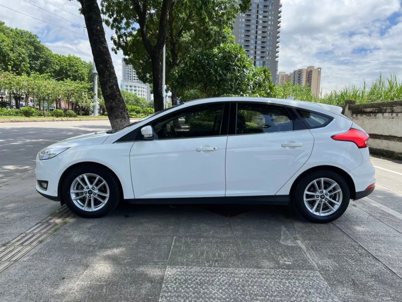 东莞17年福特福克斯5