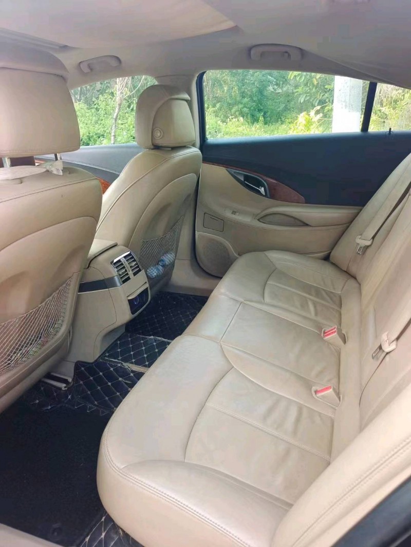 珠海11年别克君越4