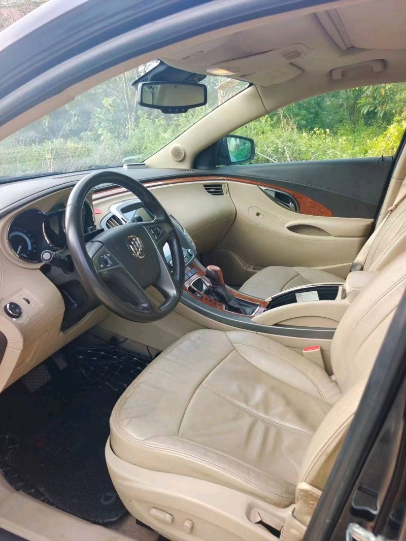 珠海11年别克君越5