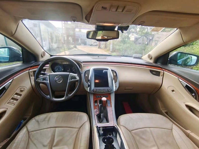 珠海11年别克君越6