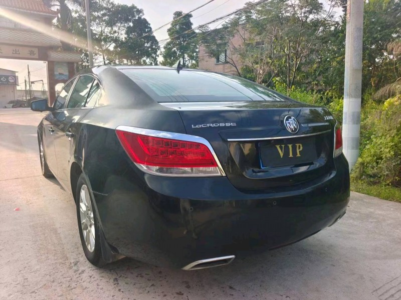 珠海11年别克君越9