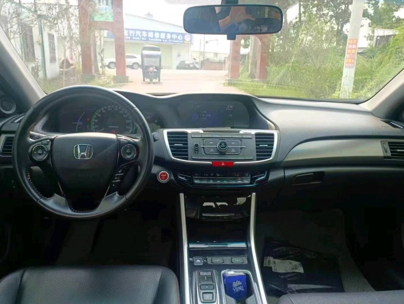 佛山18年本田雅阁6