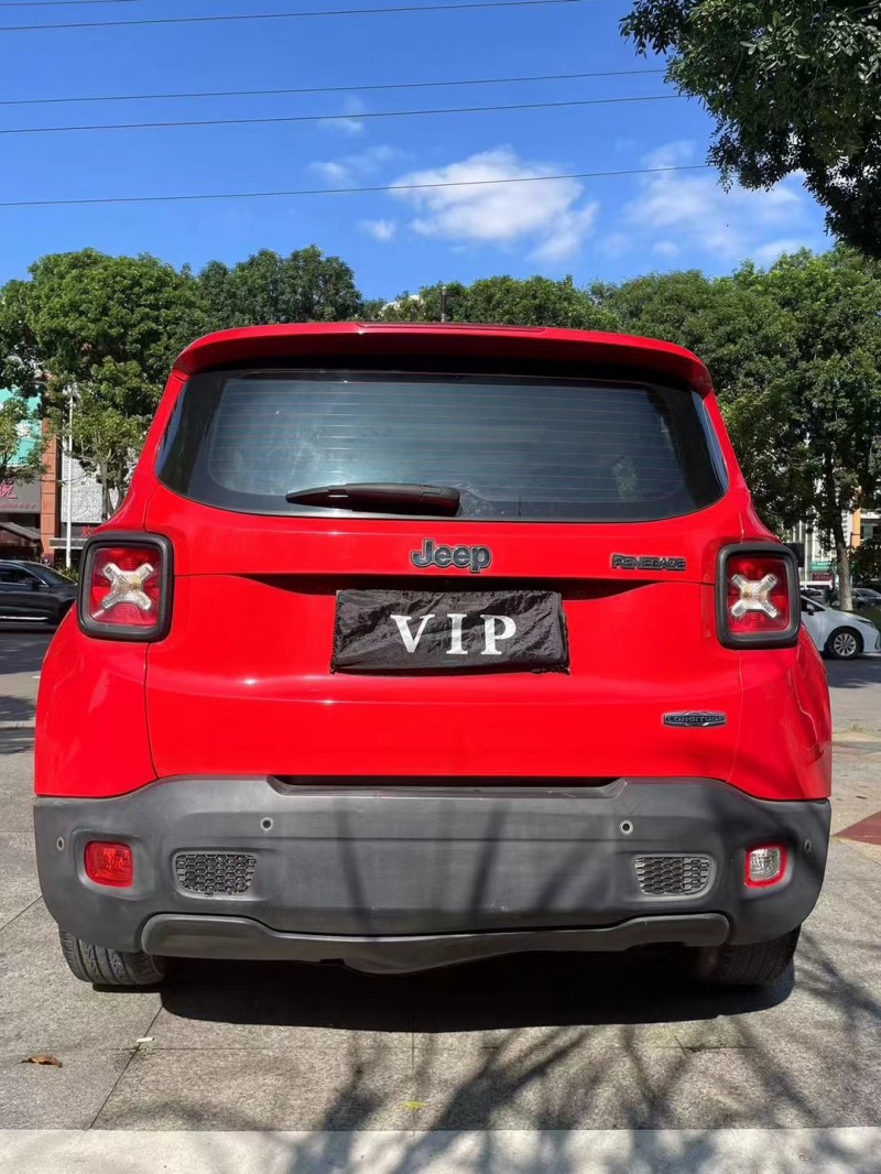 东莞17年Jeep自由侠9