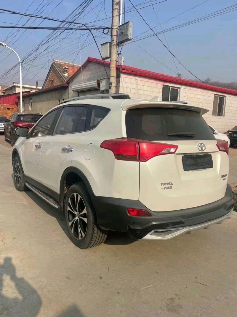 邢台15年丰田RAV4荣放4