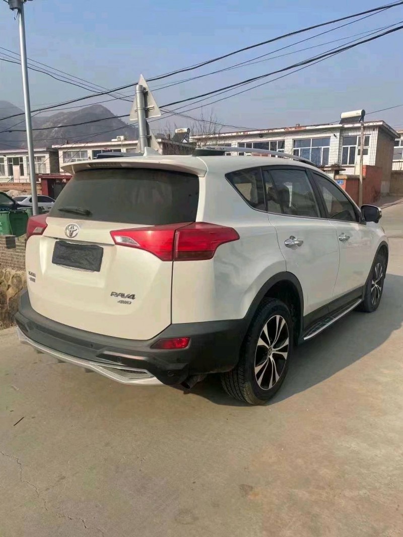 邢台15年丰田RAV4荣放7