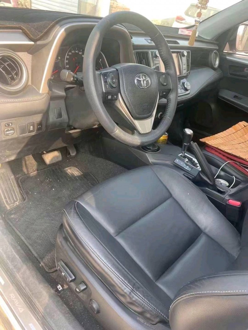 邢台15年丰田RAV4荣放8