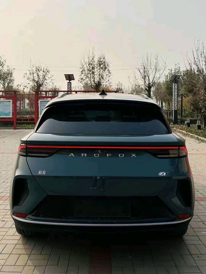 天津23年極狐汽車阿爾法9