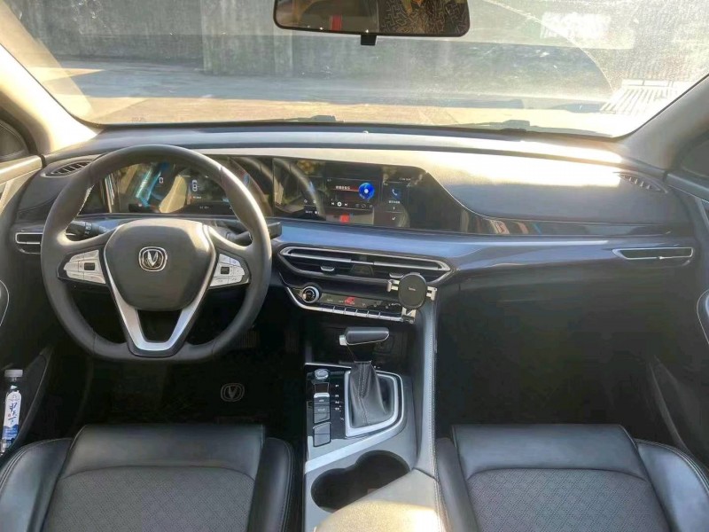 桂林20年長安汽車逸動9