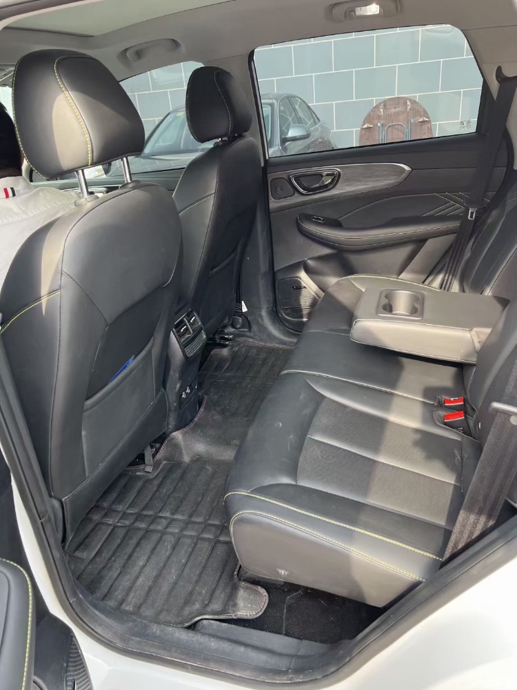 邯郸22年荣威RX58