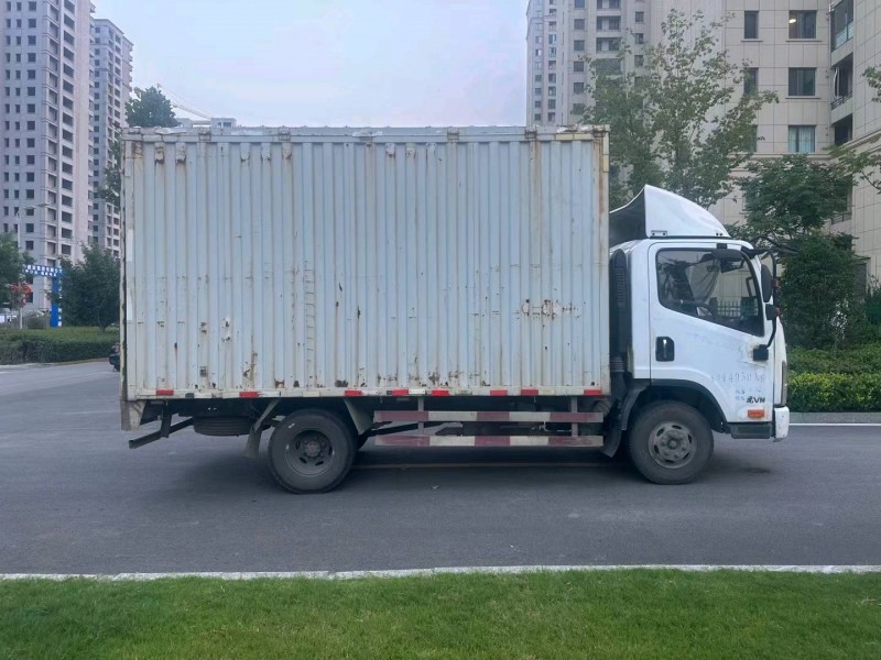 枣庄17年解放箱货J67
