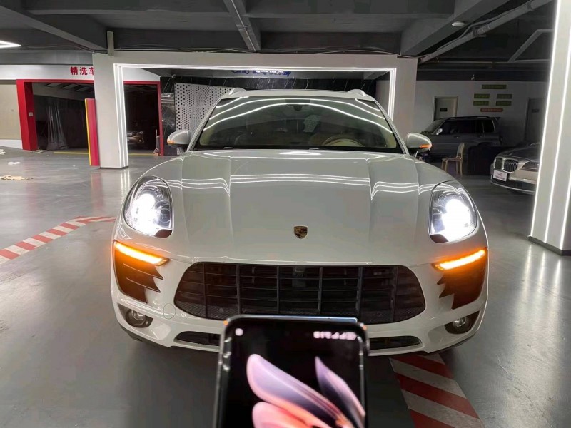 东营17年保时捷Macan1