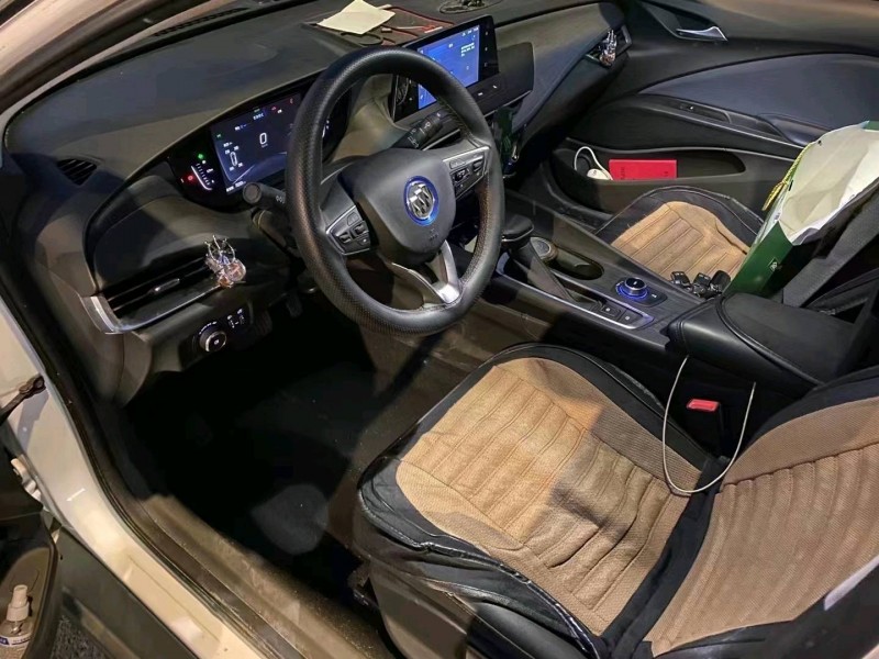 青岛22年别克微蓝4