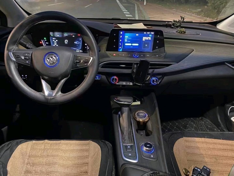 青岛22年别克微蓝5