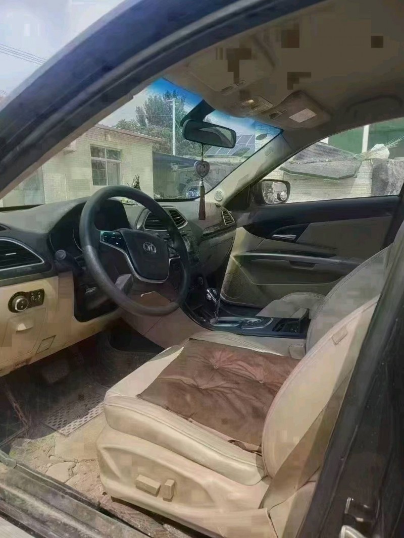 保定14年北汽绅宝D704