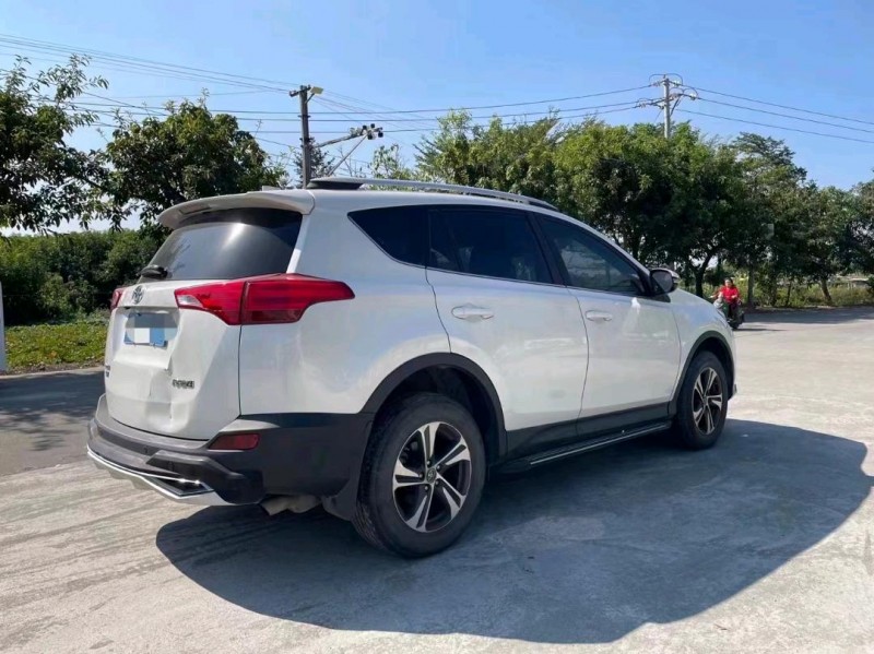 汕头16年丰田RAV4荣放9