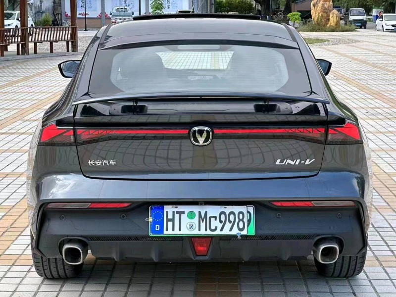 汕头23年长安汽车UNI-V6