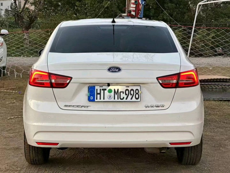 汕头17年福特福睿斯2