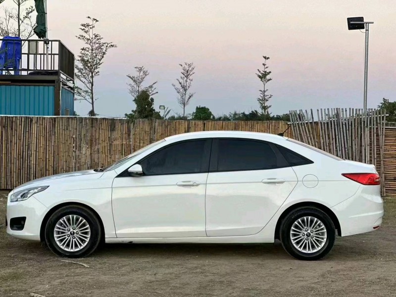 汕头17年福特福睿斯3