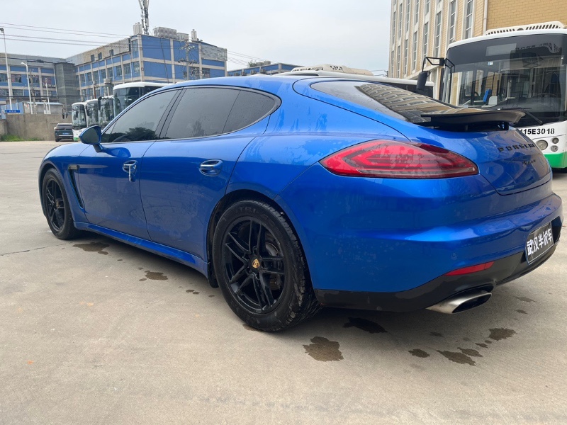 武汉15年保时捷帕拉梅拉9