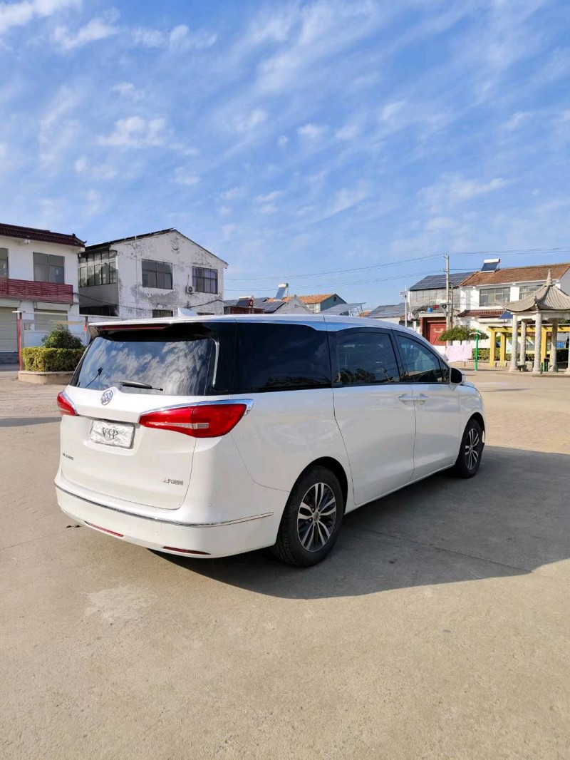 徐州17年别克GL85