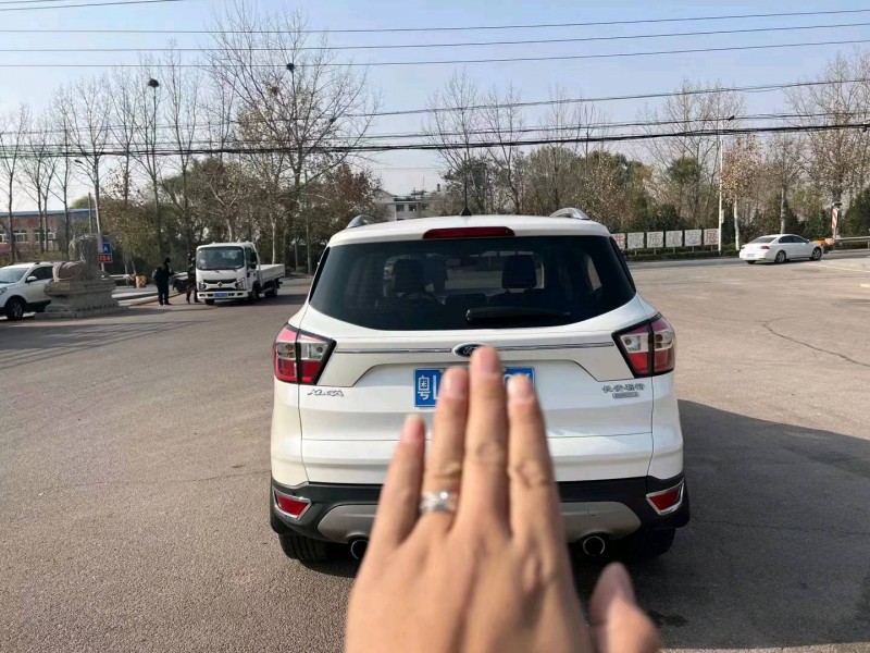 枣庄17年福特翼虎9