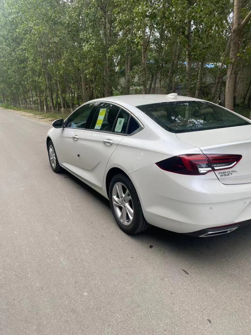 济宁23年别克君威7